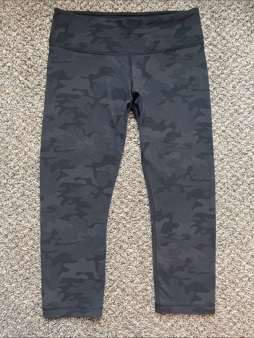 Lululemon OG Wunder Under Crop - Savasana Camo Black; Size 6